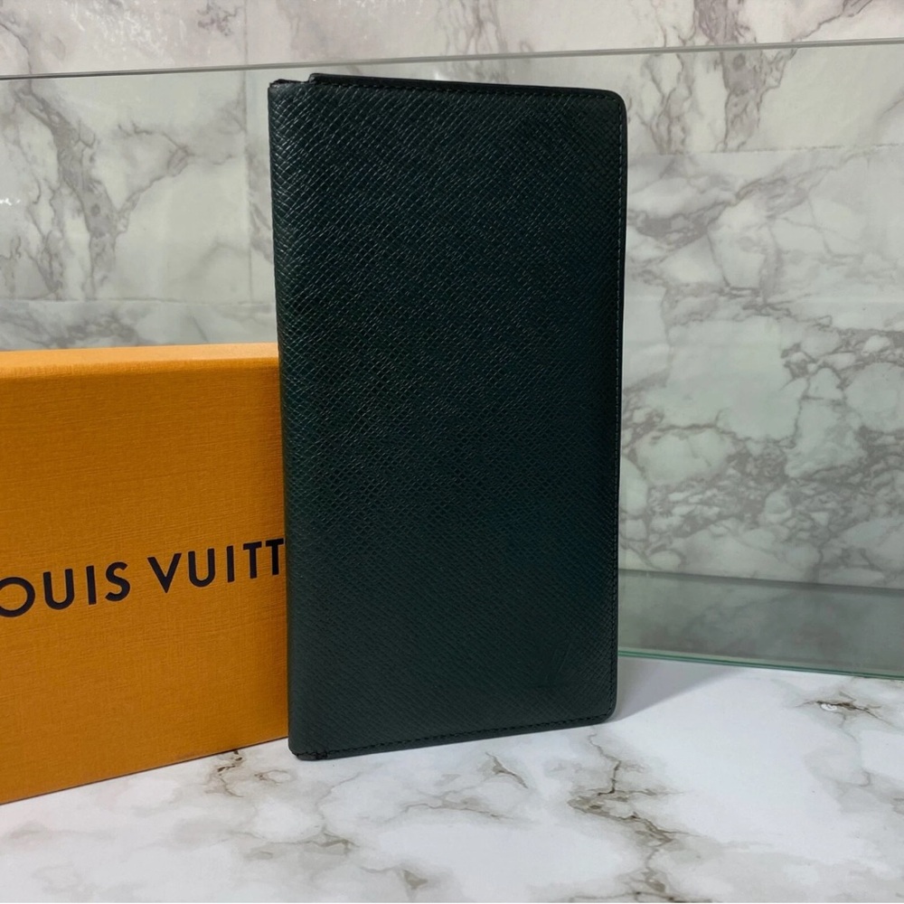 Louis Vuitton Taiga Leather Long Wallet Organizer Green